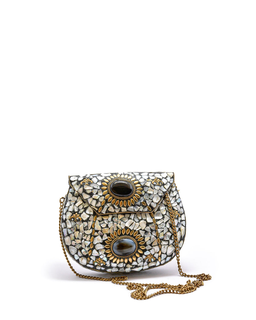 Minaudière Joya “Noor” — Latón y Mosaico de Nácar