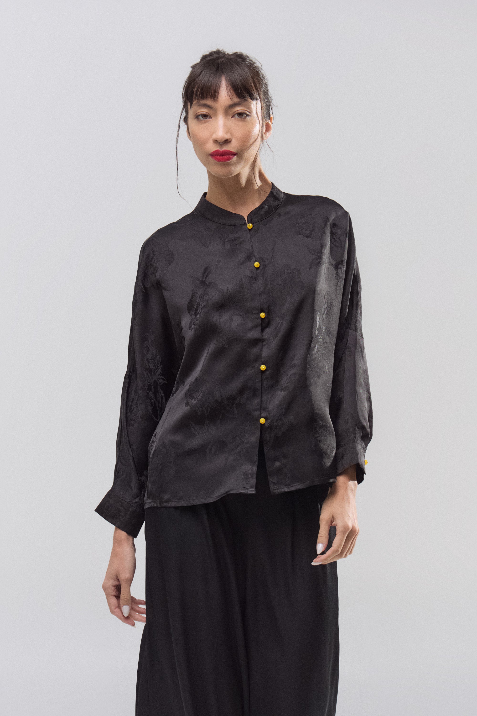 Blusa Noir de Seda Jacquard