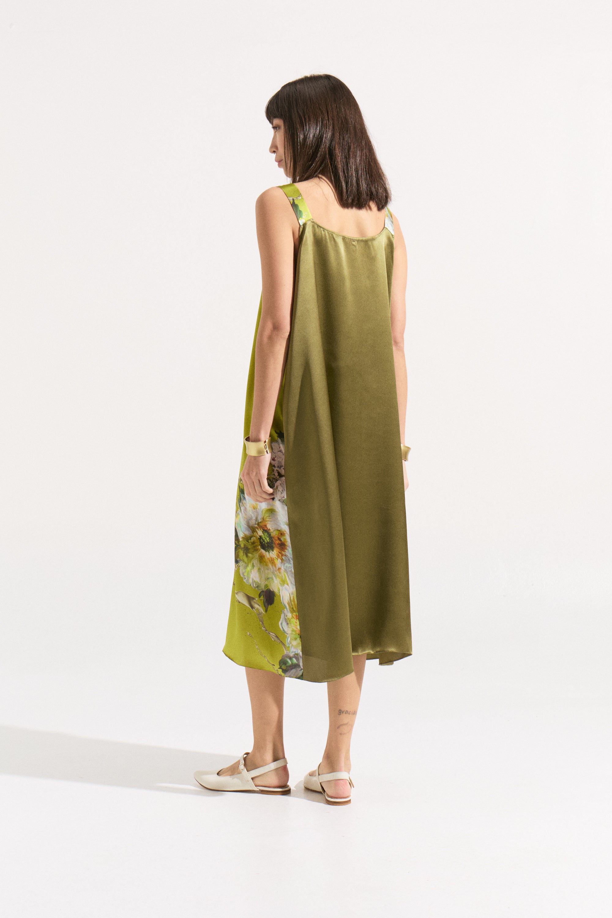 Vestido de Seda “Jardín Oliva”