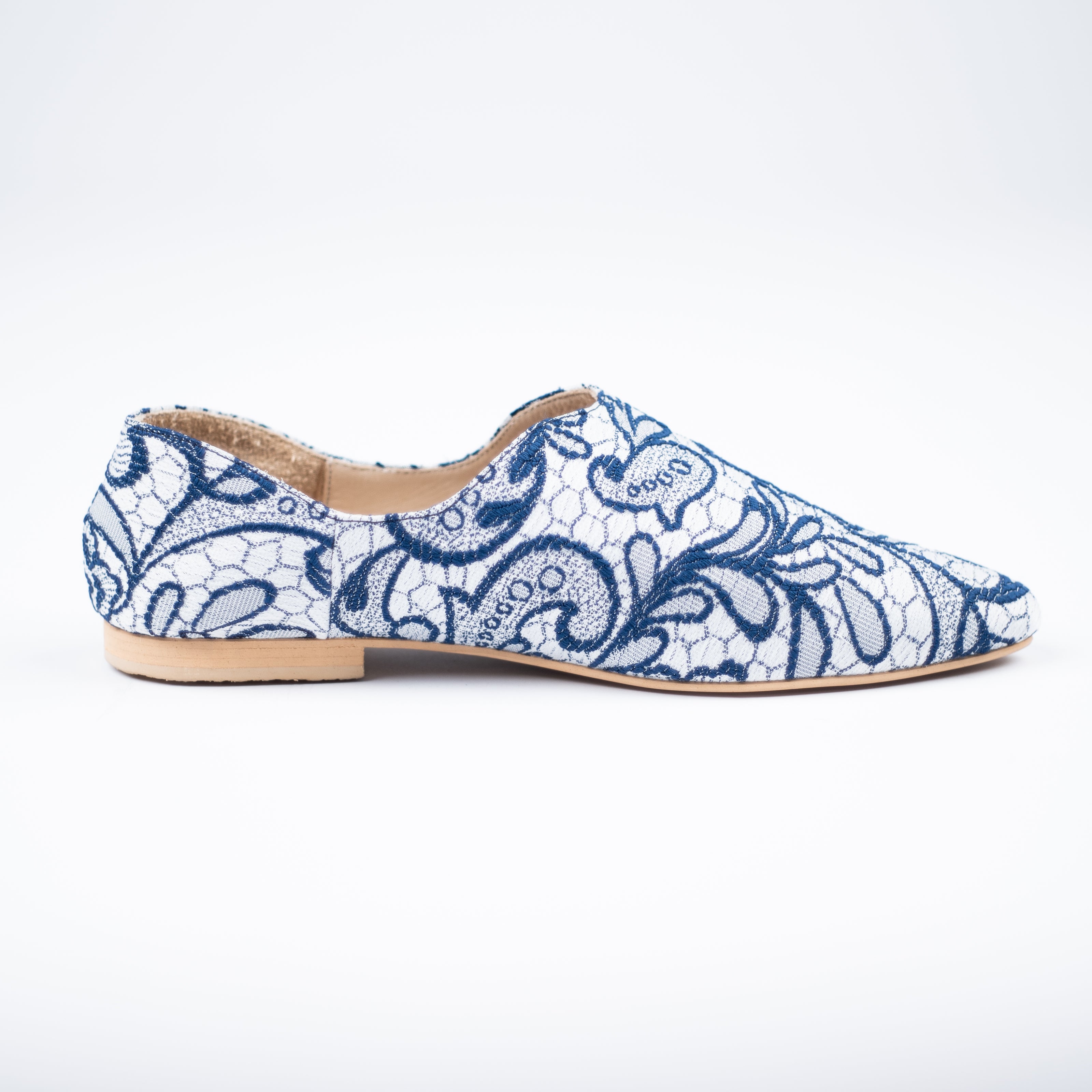 BABUS ORGANZA DE SEDA BORDADA AZUL