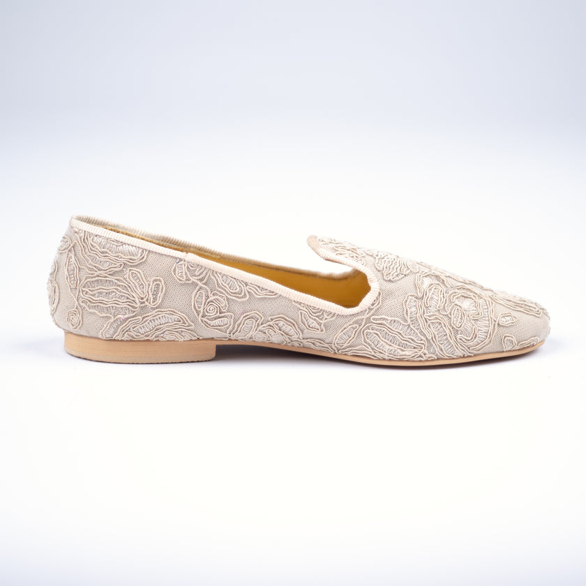 SLIPPERS ORGANZA BORDADA NUDE
