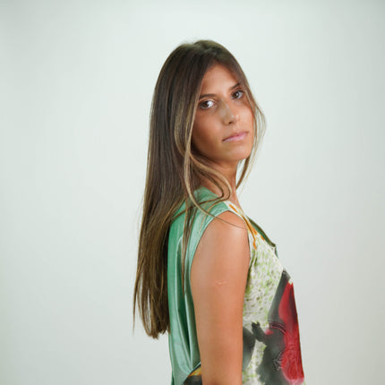 Vestido de Shantung de Seda con Recortes Estampados – Elegancia y Exclusividad en Cada Detalle